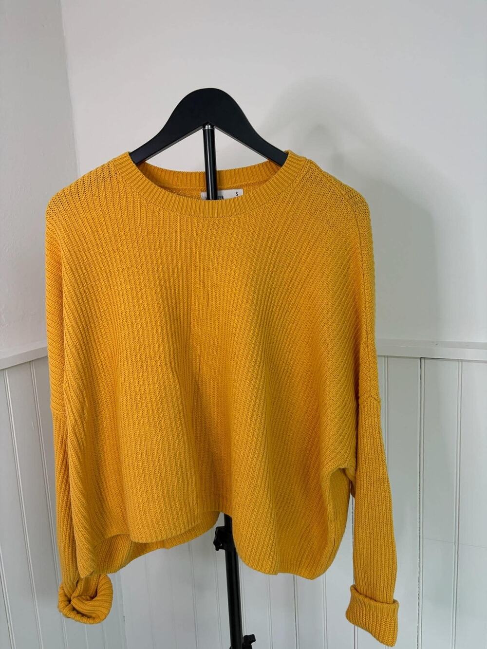 Hollister Women’s Small Mustard Yellow Oversized Crewneck Knit Sweater